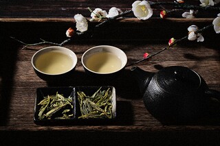 等待着，彼岸花开作文_等花开在彼岸是什么歌