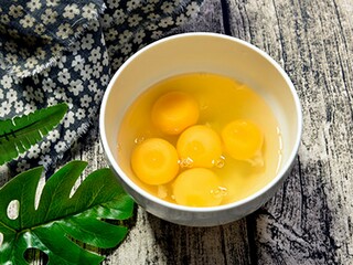 十月下雪暖心文案（十月的雪说说）